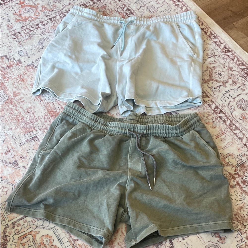 Stylish Men’s Shorts in Light Blue and Olive